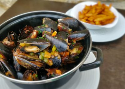 restaurant le coeur d'or moules provencales